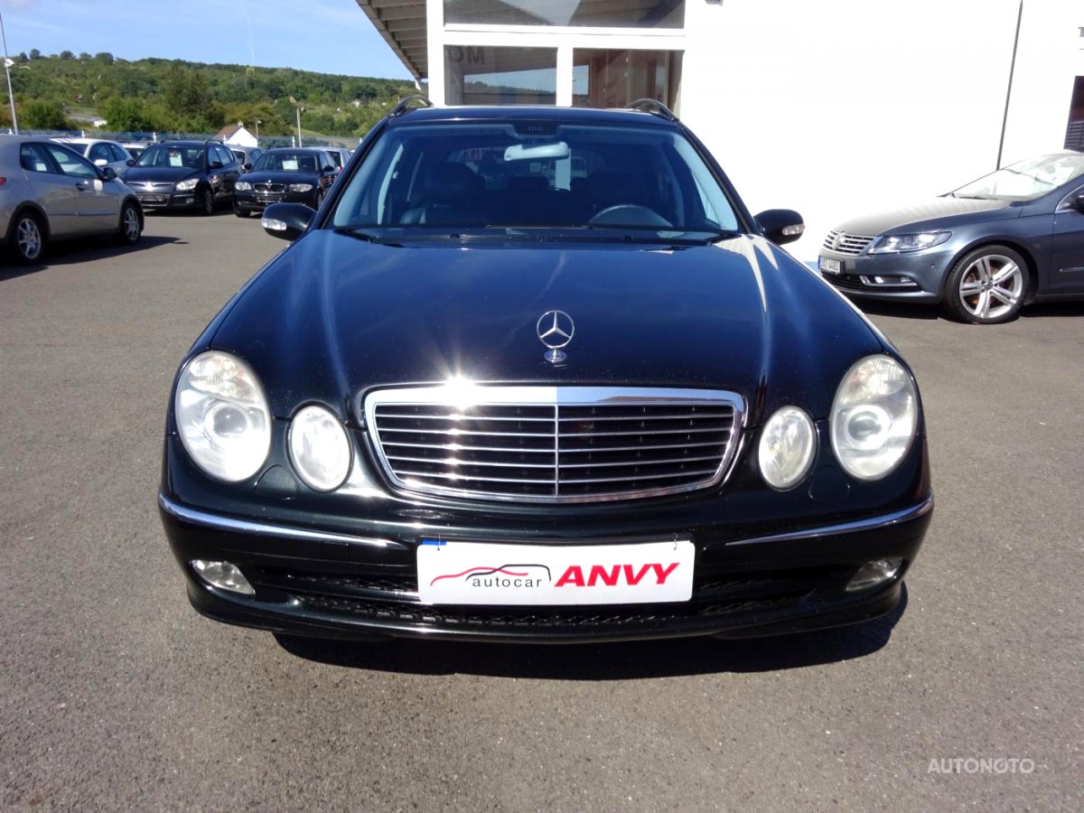 Mercedes-Benz Třídy E, 2003 - pohled č. 2