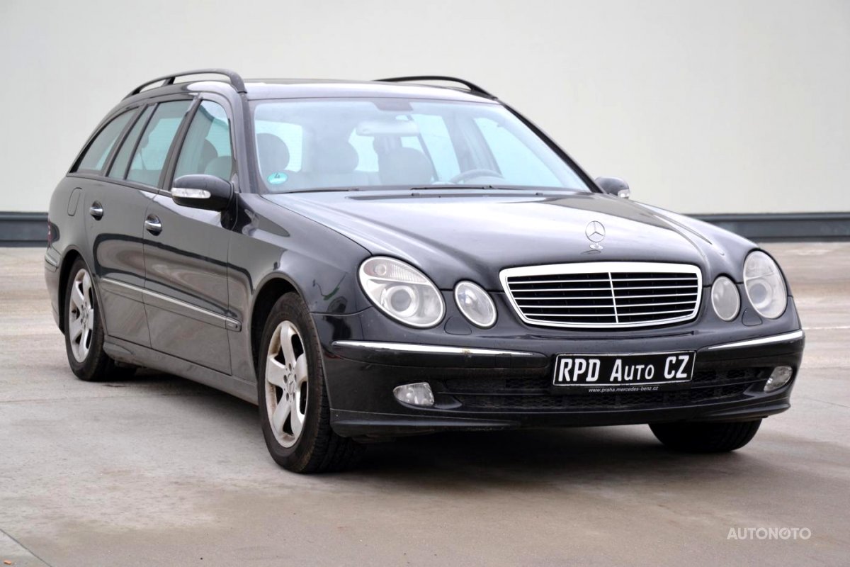 Mercedes-Benz Třídy E, 2004 - pohled č. 3