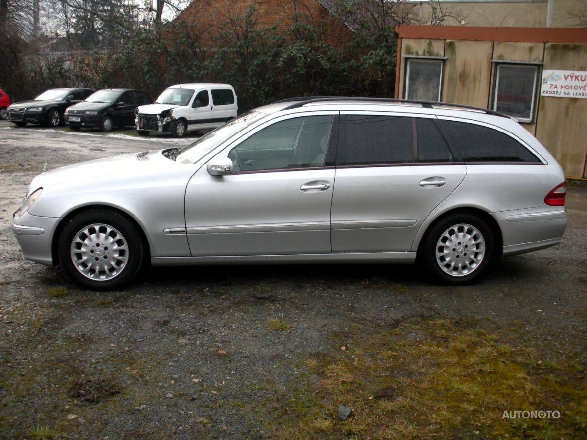 Mercedes-Benz Třídy E, 2004 - pohled č. 3