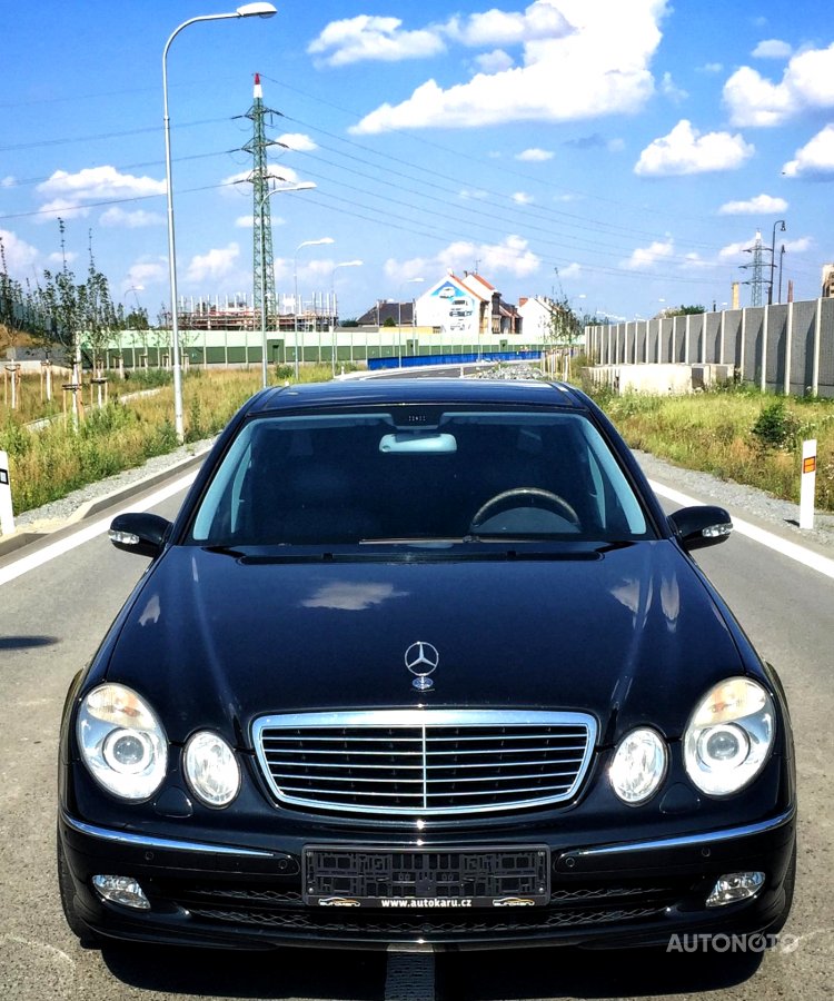 Mercedes-Benz Třídy E, 2003 - pohled č. 2