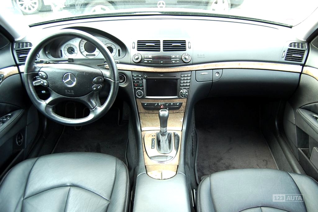 Mercedes-Benz Třídy E, 2008 - pohled č. 14