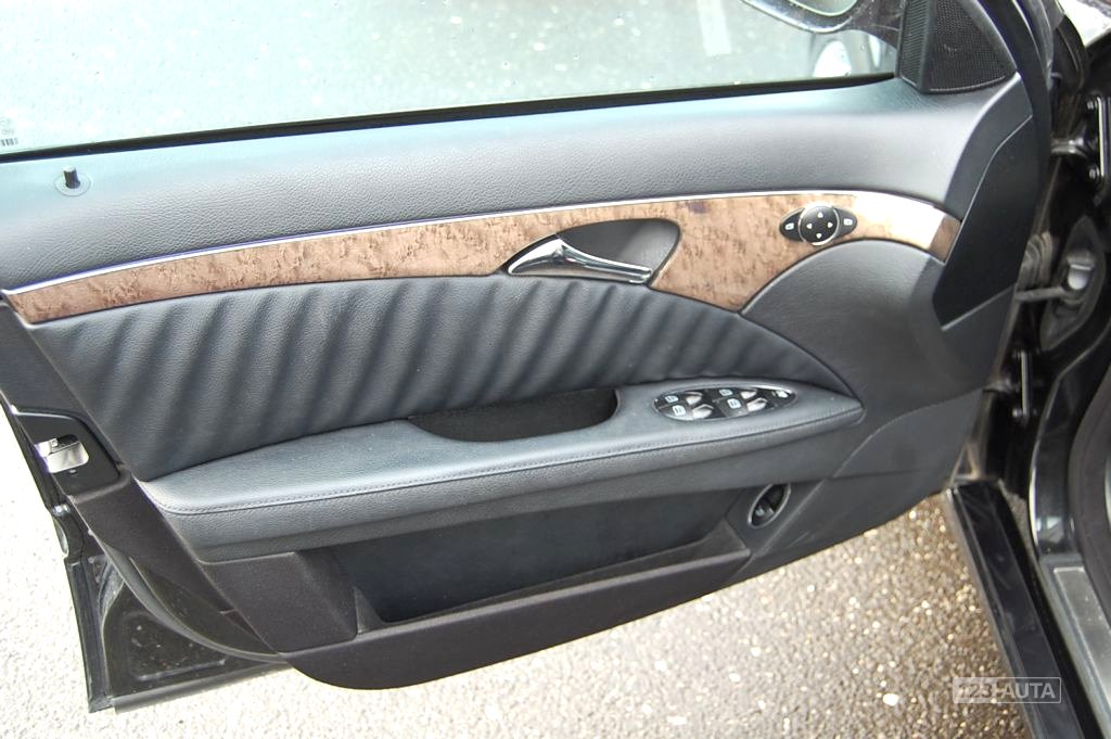 Mercedes-Benz Třídy E, 2008 - pohled č. 7