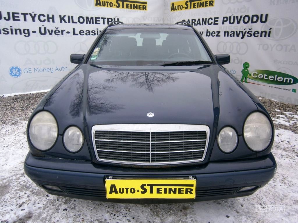 Mercedes-Benz Třídy E, 1998 - celkový pohled