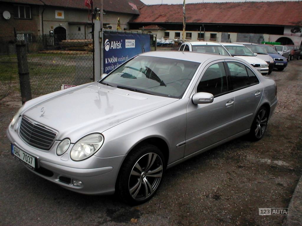 Mercedes-Benz Třídy E, 2002 - celkový pohled