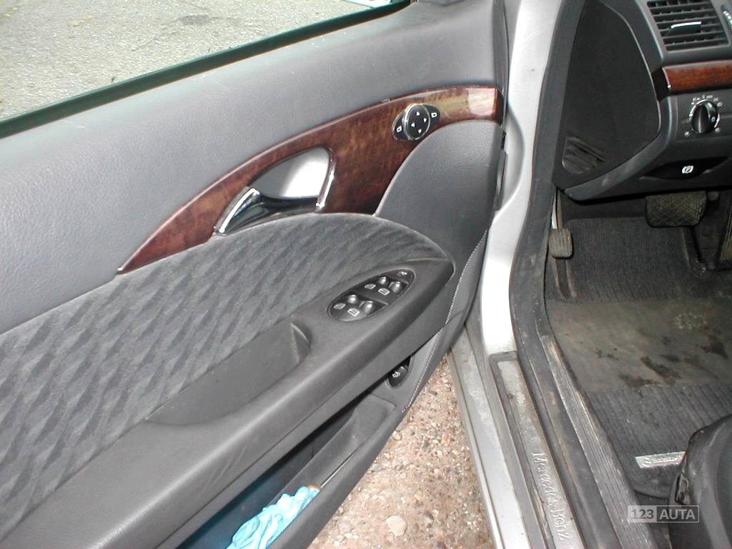 Mercedes-Benz Třídy E, 2002 - pohled č. 11