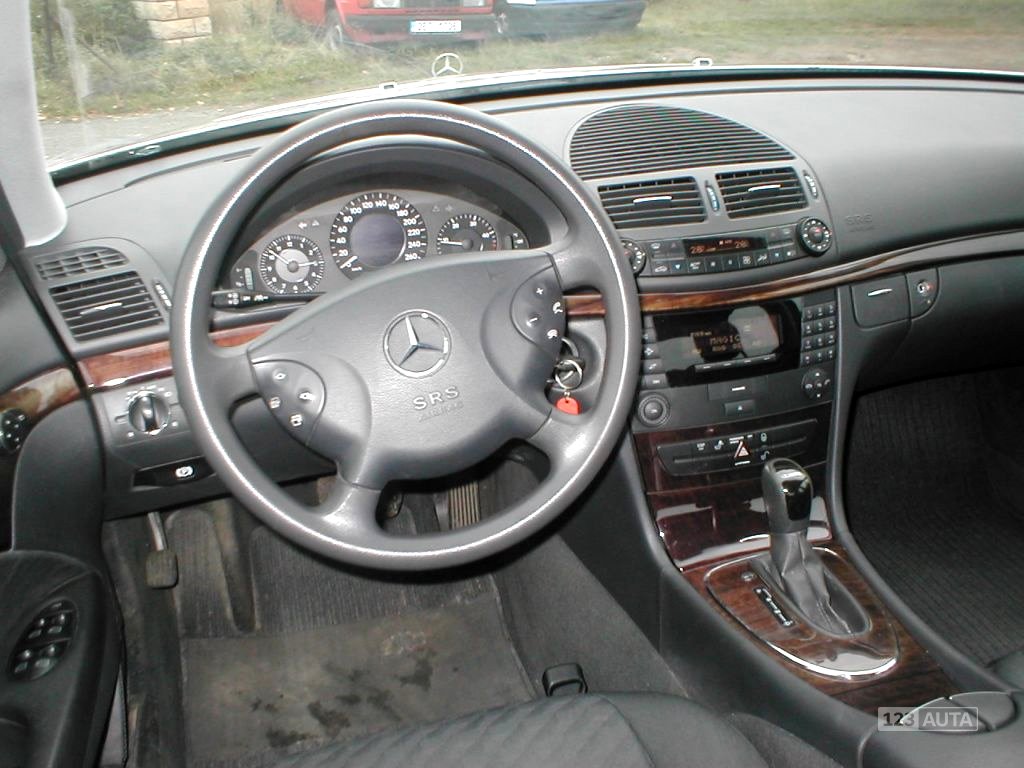 Mercedes-Benz Třídy E, 2002 - pohled č. 12