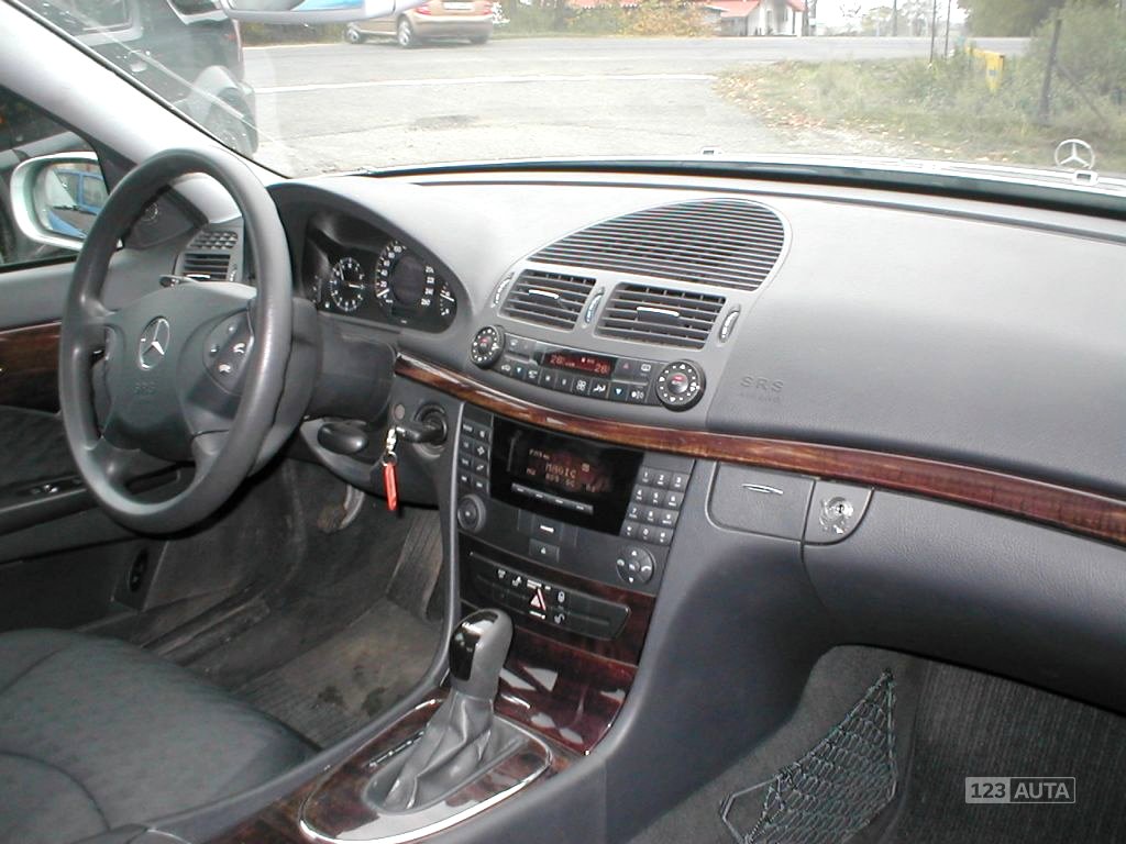 Mercedes-Benz Třídy E, 2002 - pohled č. 18