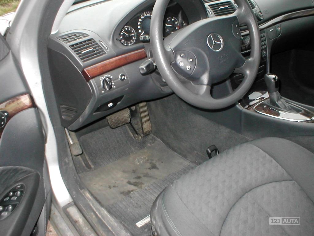 Mercedes-Benz Třídy E, 2002 - pohled č. 19