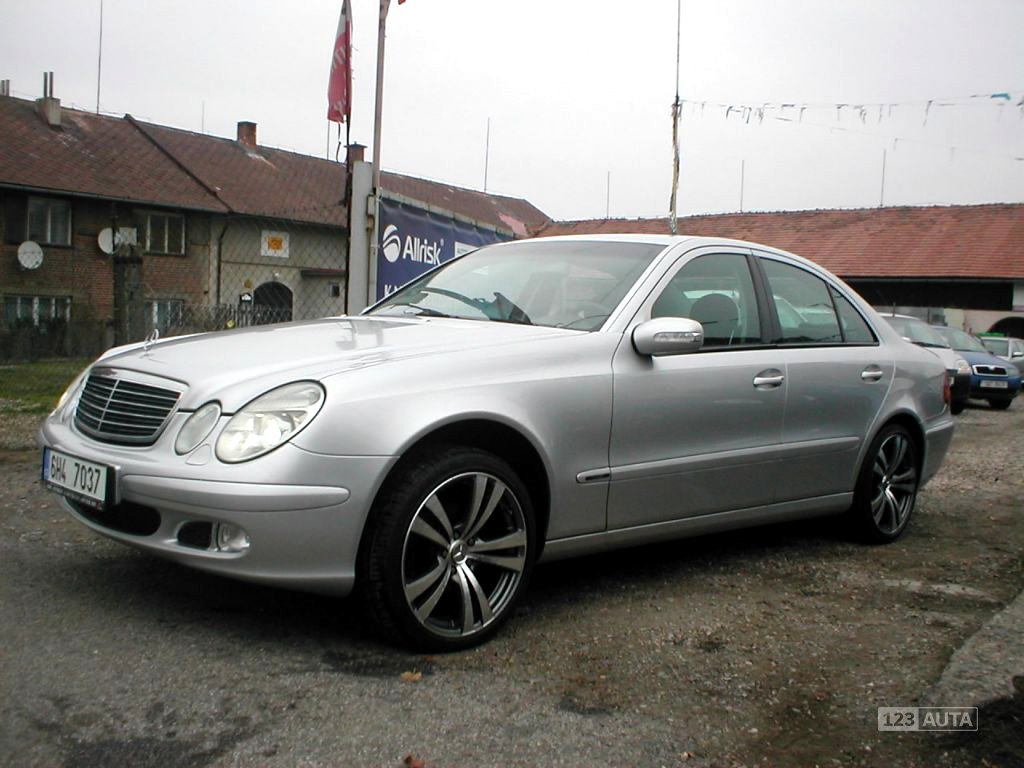 Mercedes-Benz Třídy E, 2002 - pohled č. 3