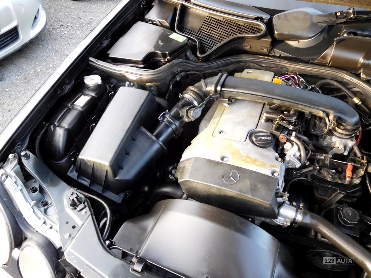 Mercedes-Benz Třídy E, 1997 - pohled č. 10