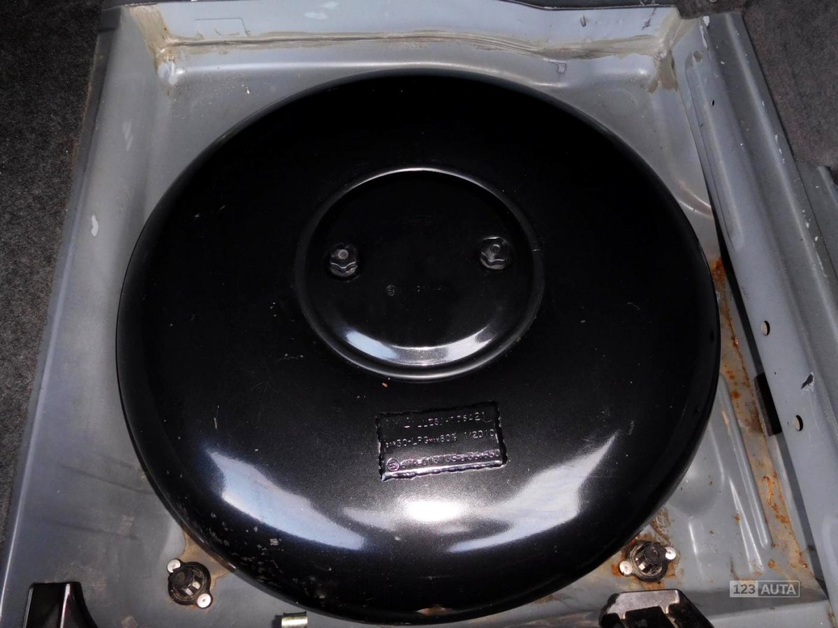 Mercedes-Benz Třídy E, 1997 - pohled č. 13