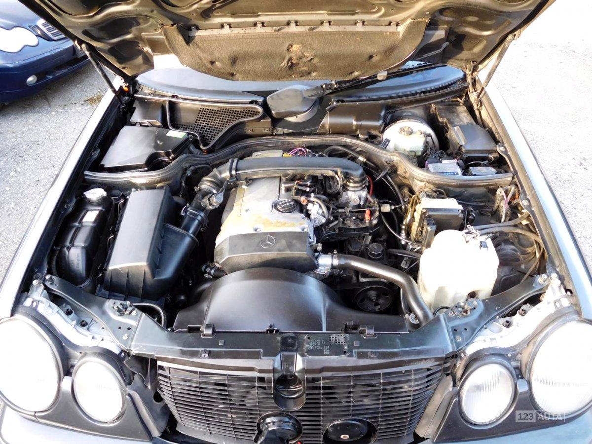 Mercedes-Benz Třídy E, 1997 - pohled č. 9