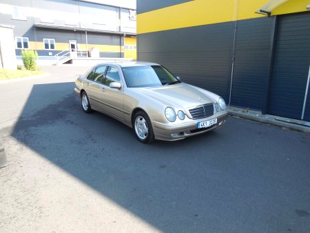Mercedes-Benz Třídy E, 2000 - pohled č. 2