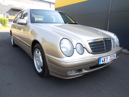 Mercedes-Benz Třídy E, 2000 - pohled č. 4