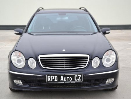 Mercedes-Benz Třídy E, 2004 - pohled č. 2