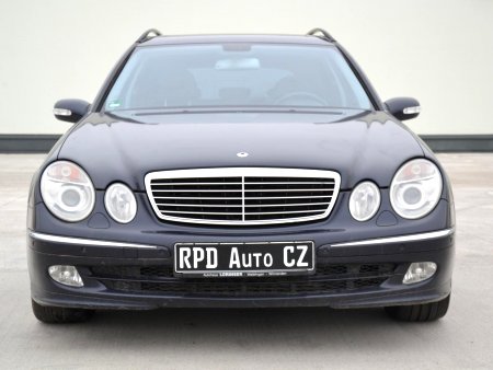 Mercedes-Benz Třídy E, 2004 - pohled č. 3