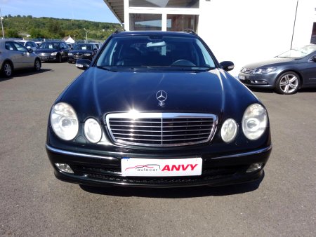 Mercedes-Benz Třídy E, 2003 - pohled č. 2
