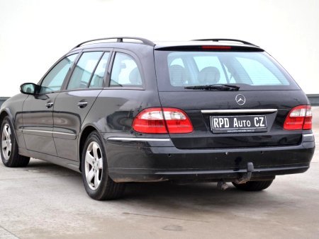 Mercedes-Benz Třídy E, 2004 - pohled č. 2