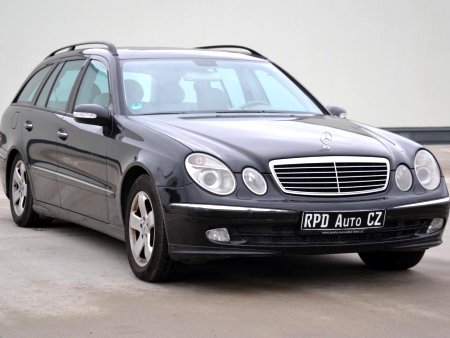 Mercedes-Benz Třídy E, 2004 - pohled č. 3