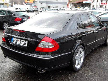 Mercedes-Benz Třídy E, 2008 - pohled č. 4