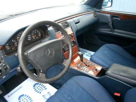 Mercedes-Benz Třídy E, 1998 - pohled č. 8
