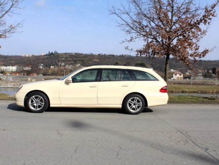 Mercedes-Benz Třídy E, 2008 - pohled č. 3