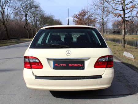 Mercedes-Benz Třídy E, 2008 - pohled č. 5