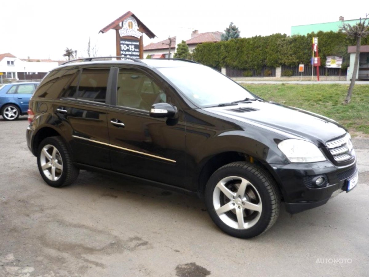Mercedes-Benz Třídy M, 2006 - pohled č. 2