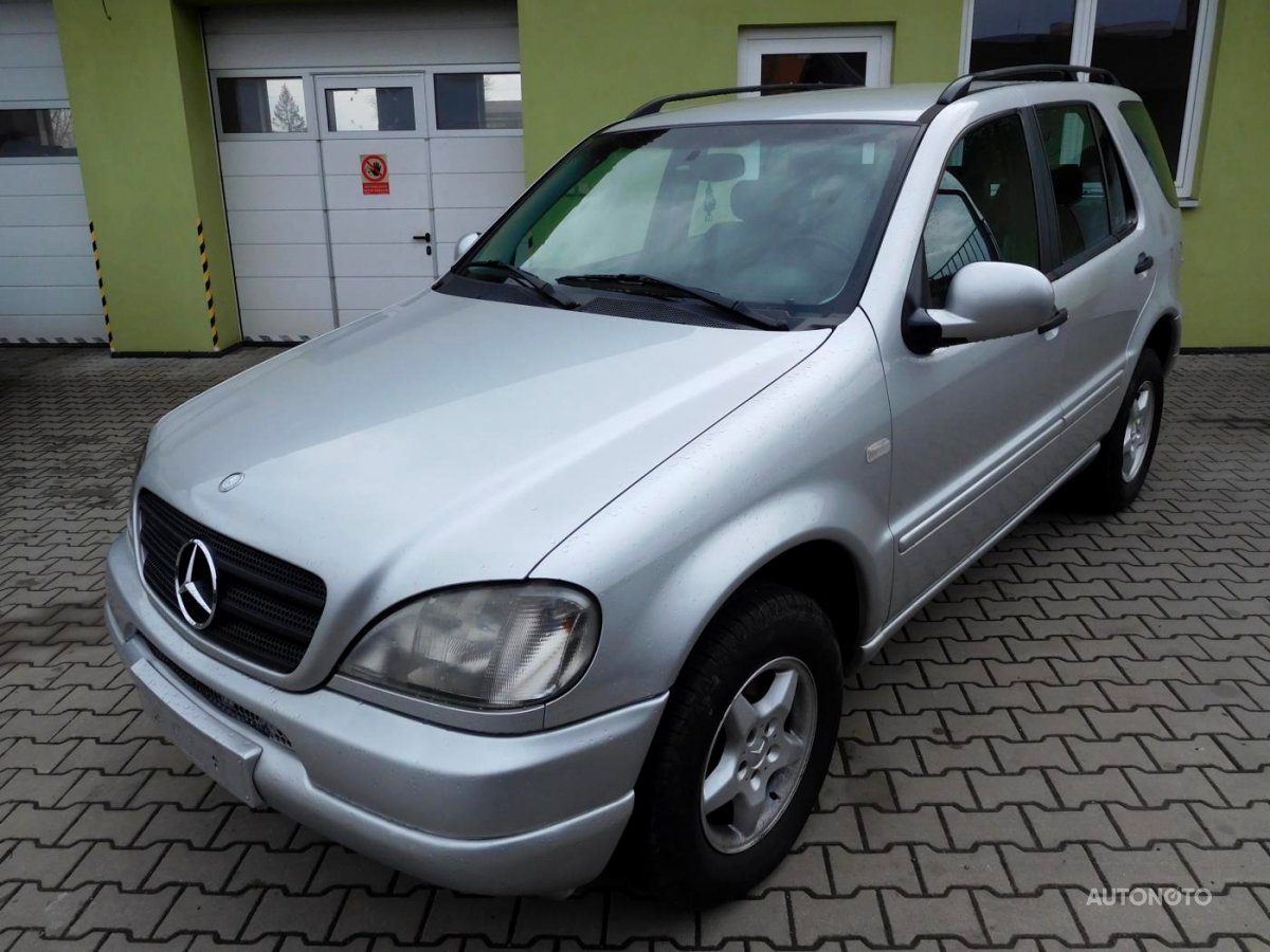 Mercedes-Benz Třídy M, 1999 - celkový pohled