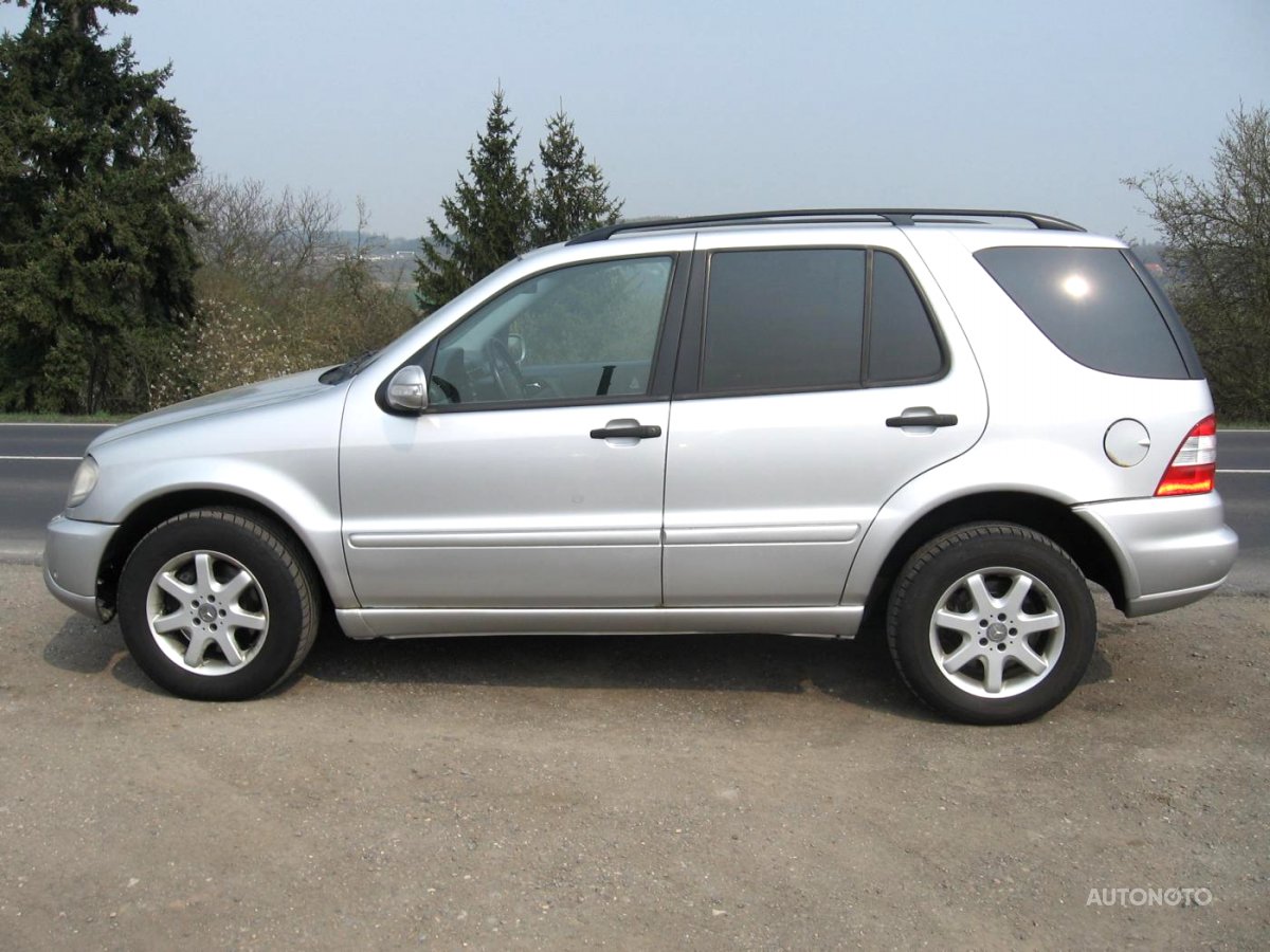 Mercedes-Benz Třídy M, 2001 - pohled č. 2
