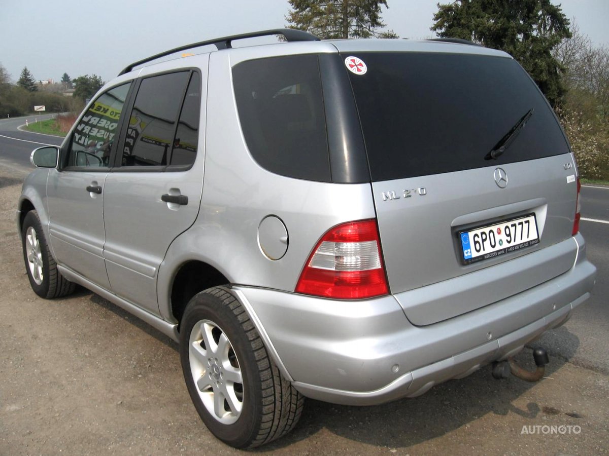 Mercedes-Benz Třídy M, 2001 - pohled č. 3