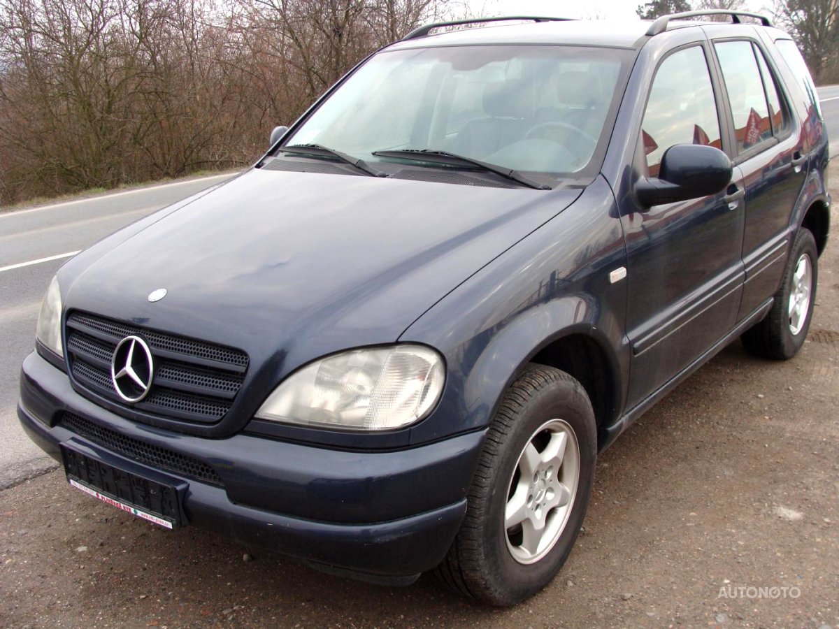 Mercedes-Benz Třídy M, 2001 - celkový pohled