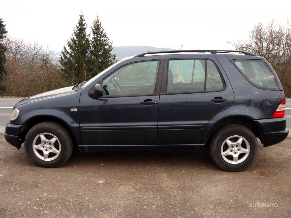Mercedes-Benz Třídy M, 2001 - pohled č. 2