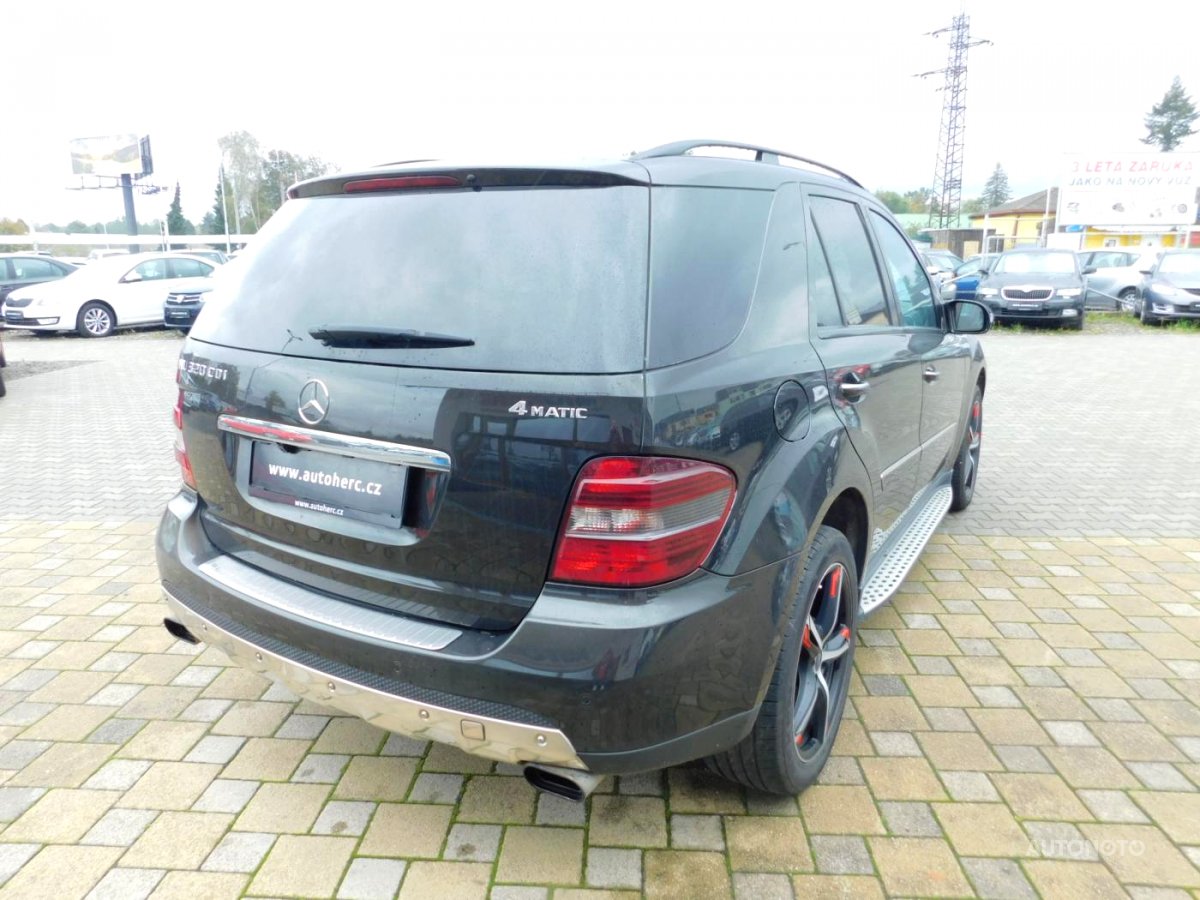 Mercedes-Benz Třídy M, 2006 - pohled č. 3