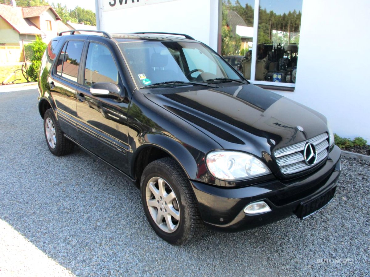 Mercedes-Benz Třídy M, 2003 - pohled č. 2