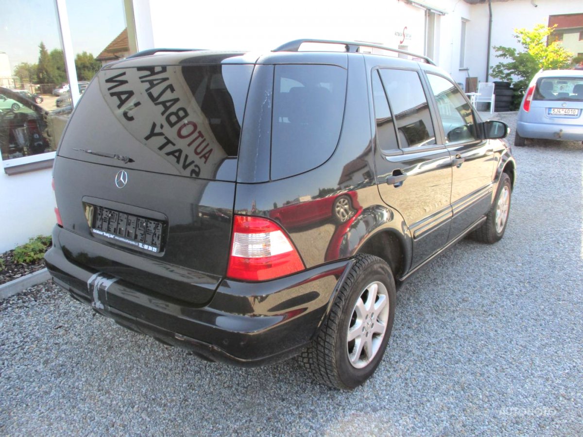 Mercedes-Benz Třídy M, 2003 - pohled č. 3