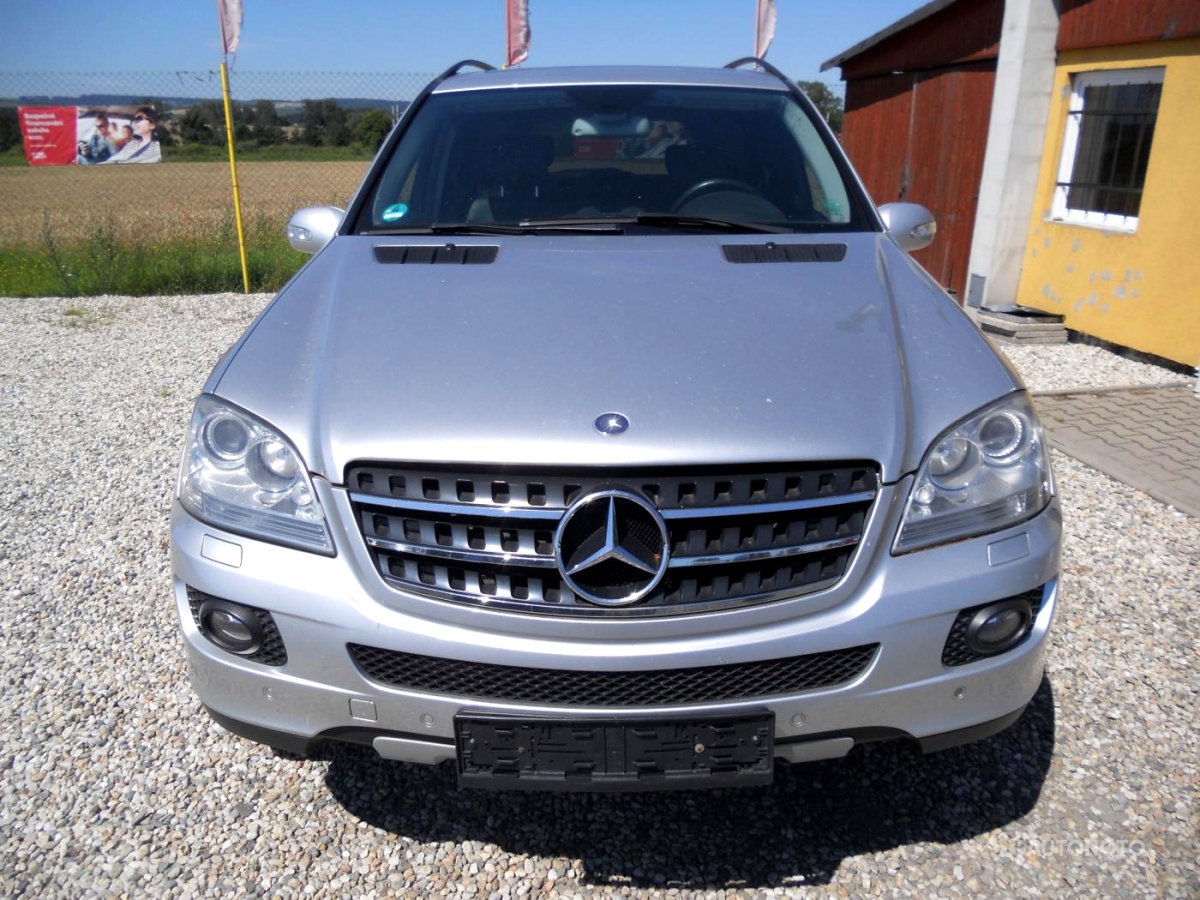 Mercedes-Benz Třídy M, 2005 - pohled č. 2