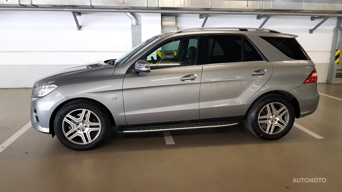 Mercedes-Benz Třídy M, 2011 - pohled č. 3