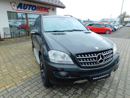 Mercedes-Benz Třídy M, 2006 - pohled č. 2