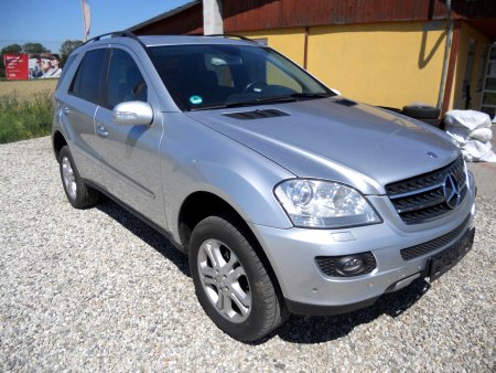 Mercedes-Benz Třídy M, 2005 - pohled č. 3