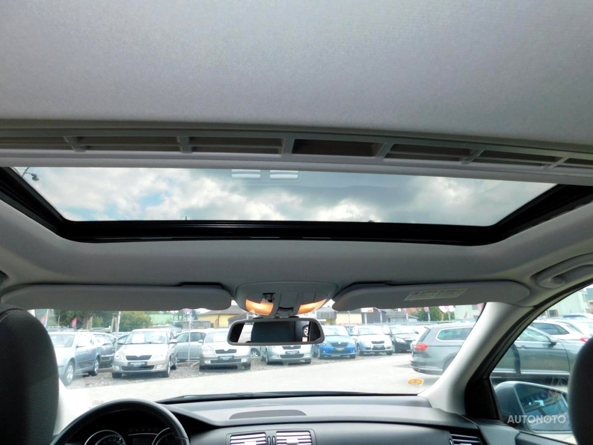 Mercedes-Benz Třídy R, 2011 - pohled č. 9