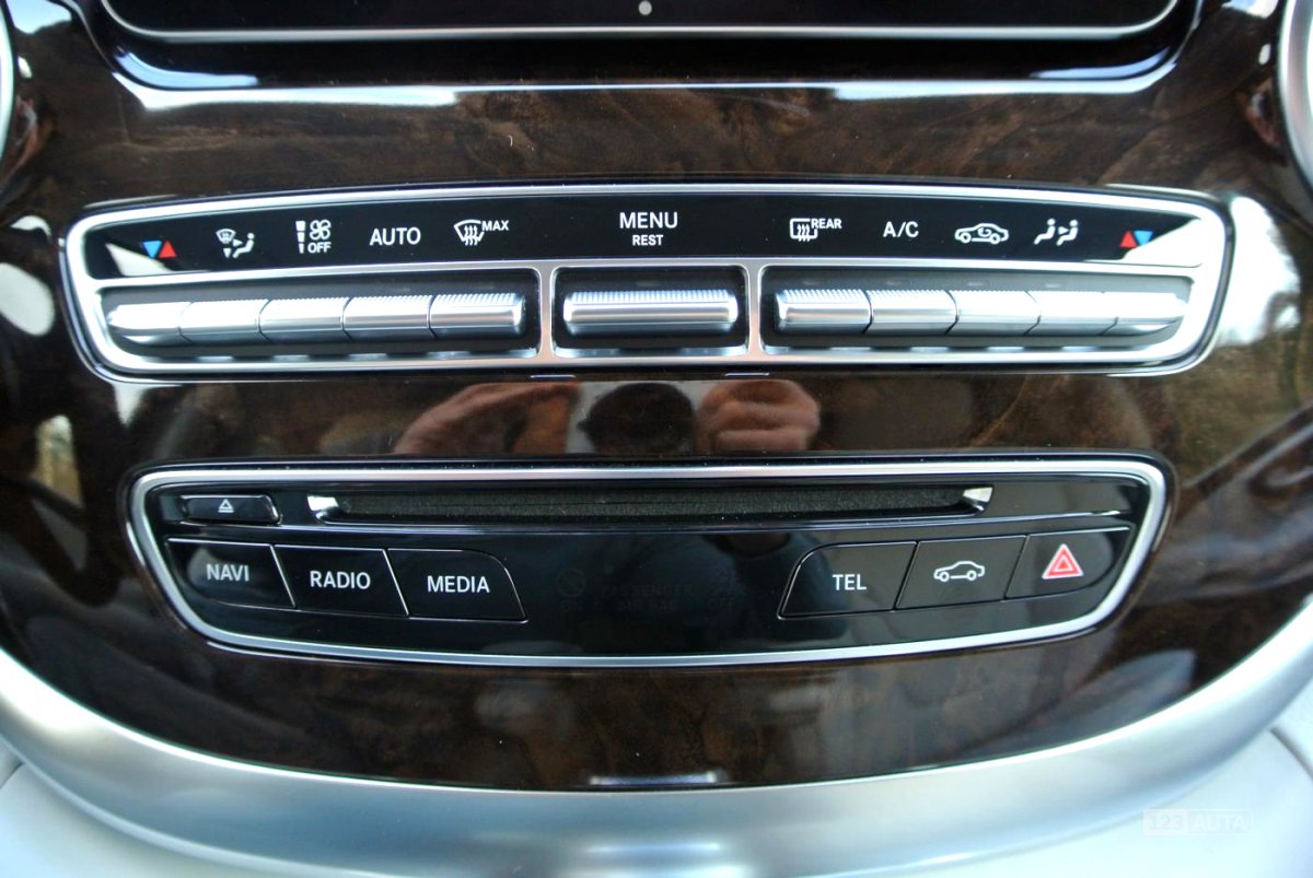 Mercedes-Benz Třídy V, 2015 - pohled č. 16