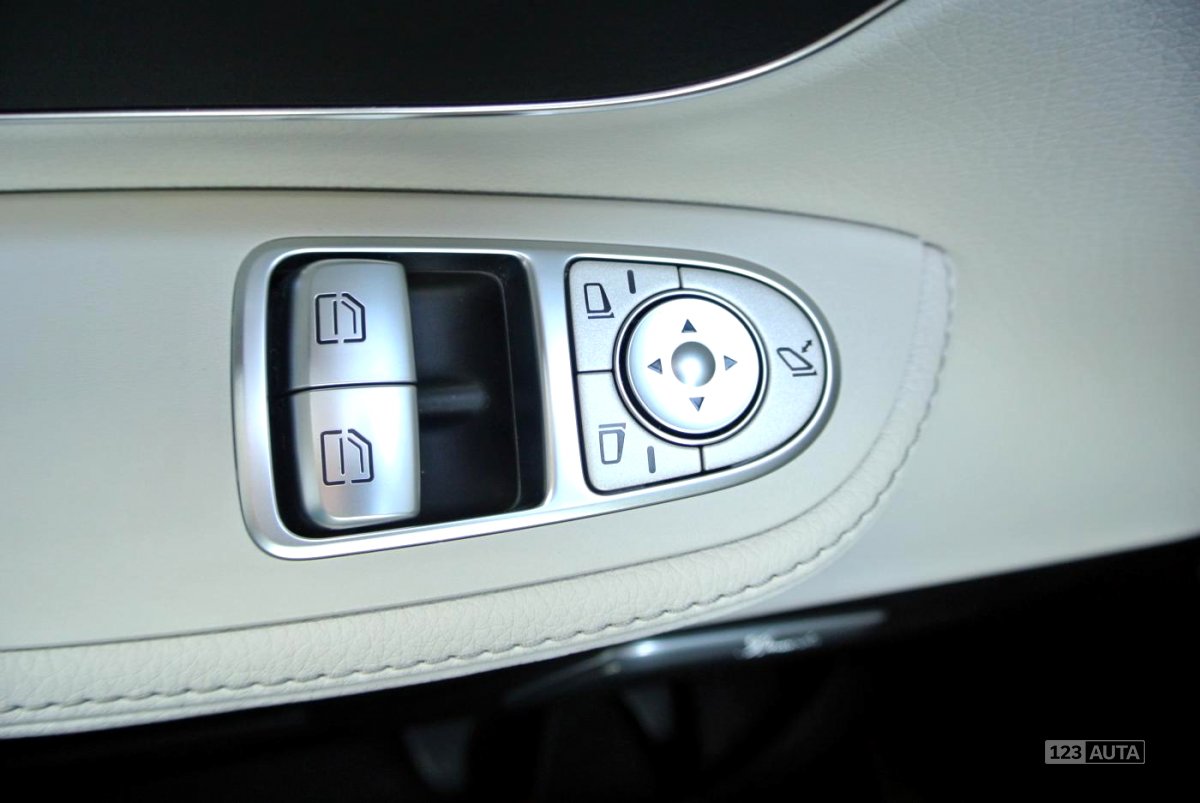 Mercedes-Benz Třídy V, 2015 - pohled č. 18