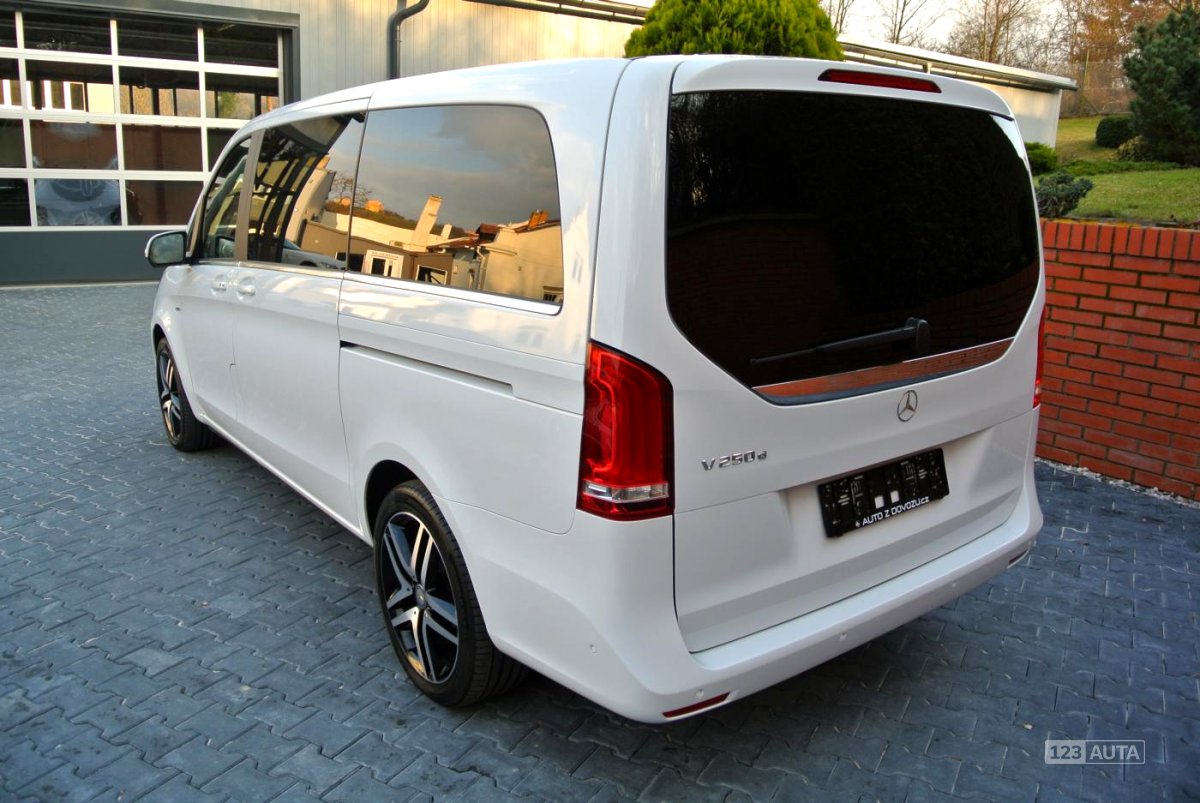 Mercedes-Benz Třídy V, 2015 - pohled č. 4