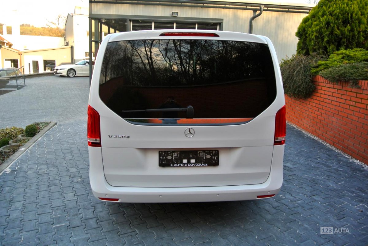 Mercedes-Benz Třídy V, 2015 - pohled č. 5