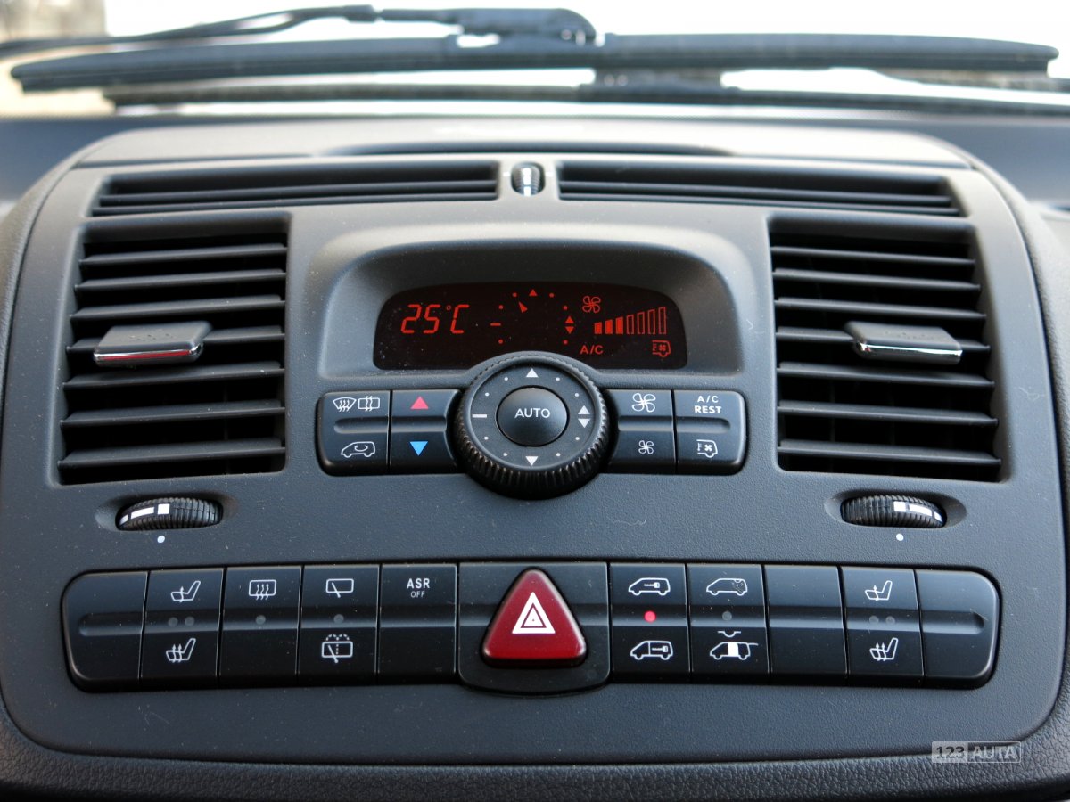 Mercedes-Benz Viano, 2010 - pohled č. 13