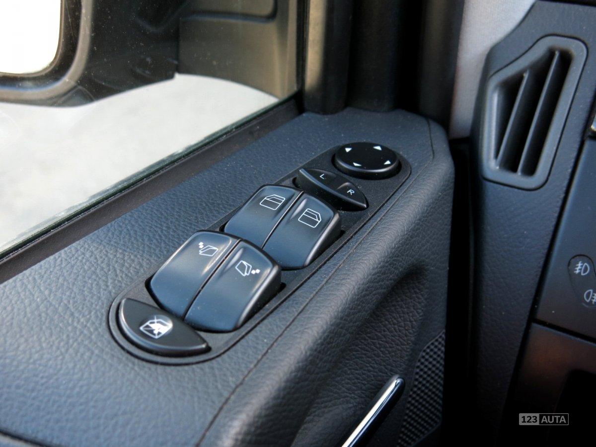 Mercedes-Benz Viano, 2010 - pohled č. 19