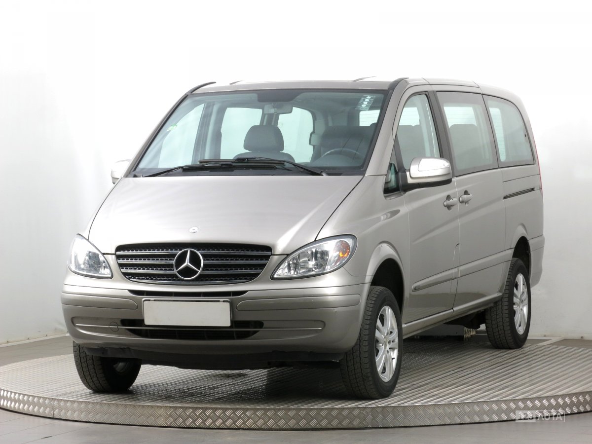 Mercedes-Benz Viano, 2010 - pohled č. 3