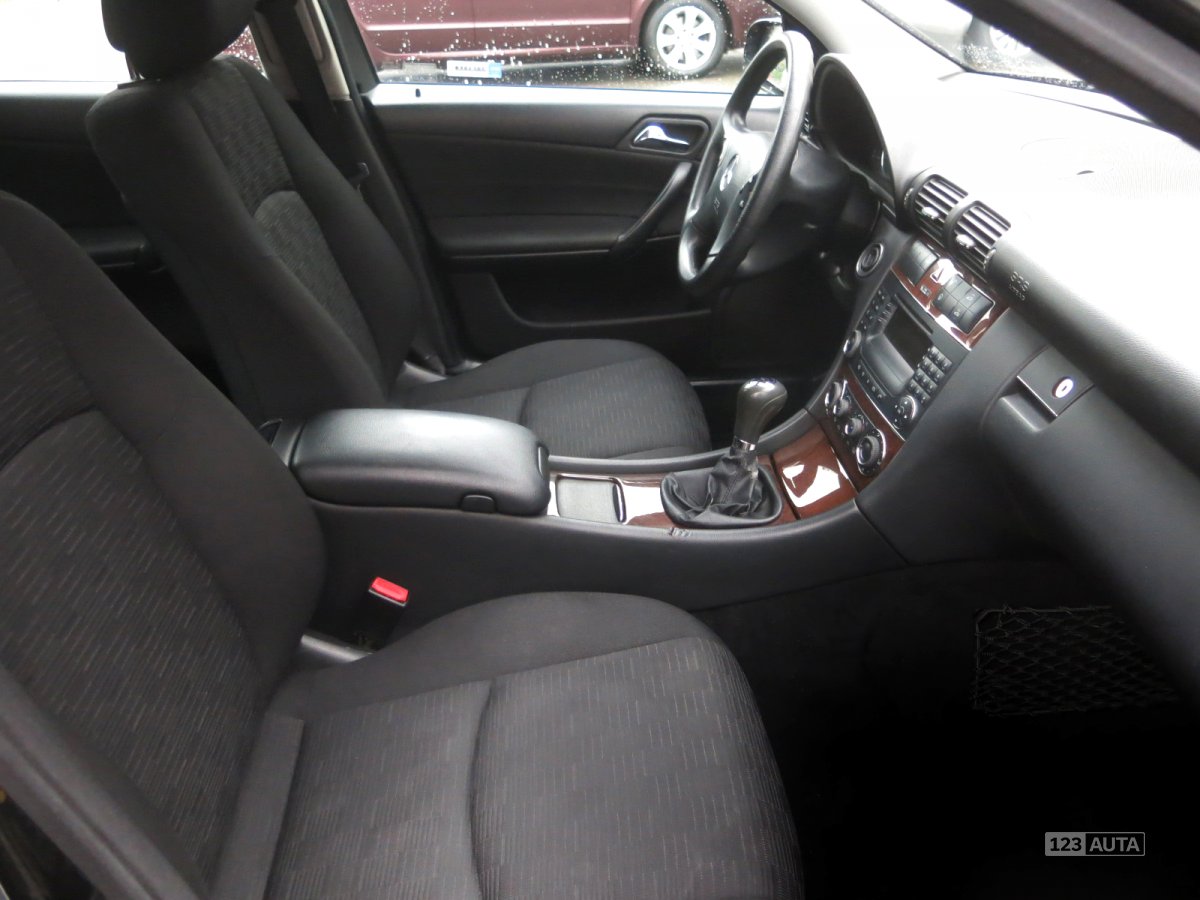 Mercedes-Benz C, 2006 - pohled č. 12