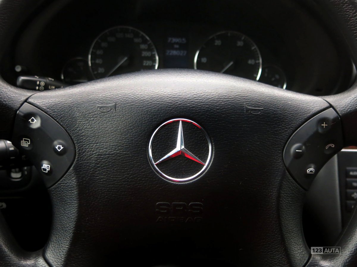 Mercedes-Benz C, 2006 - pohled č. 17